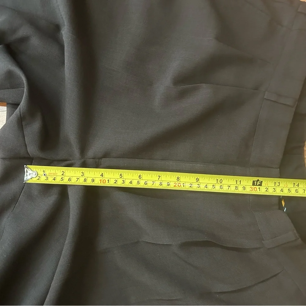 4/$15 Thomson brown pleated dress pants